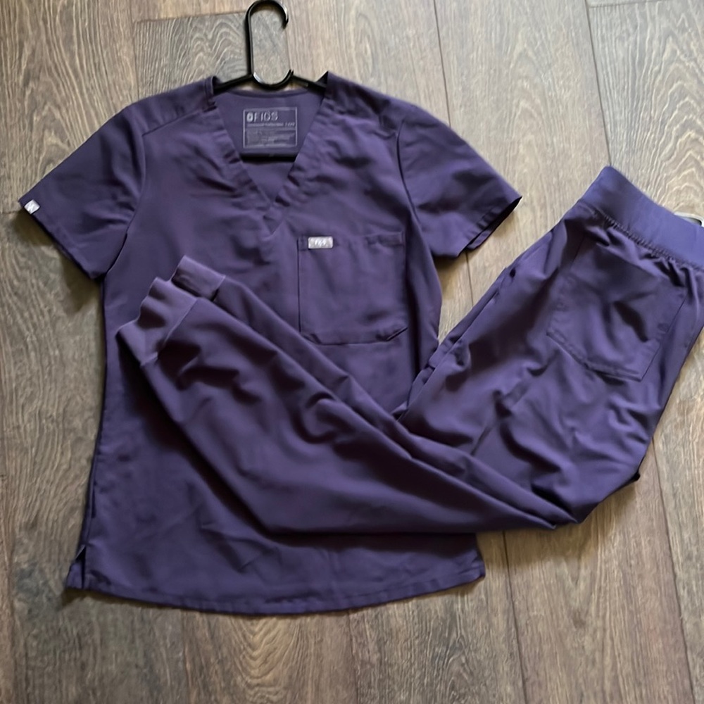 Figs scrub set